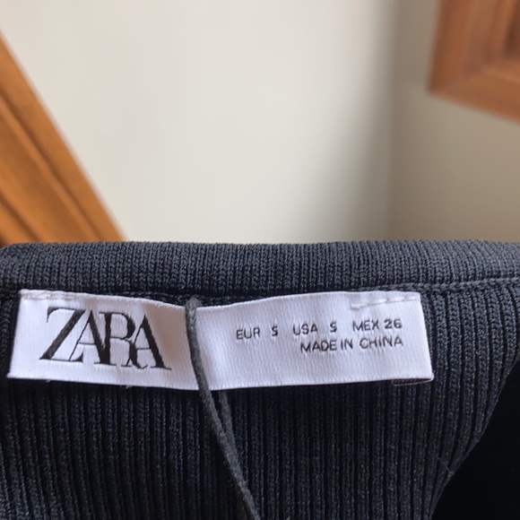 Zara Strappy Keyhole Crop Top - Picture 5 of 6